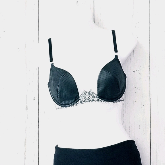 Victoria Secret Very Sexy Lined Plunge Bra - Picture 8 of 9